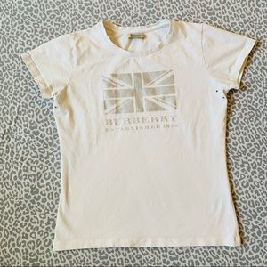 🎉 FLASH SALE Burberry T-Shirt- L